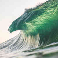 ocean wave about to break